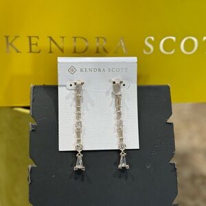 New without tags Kendra Scott earrings